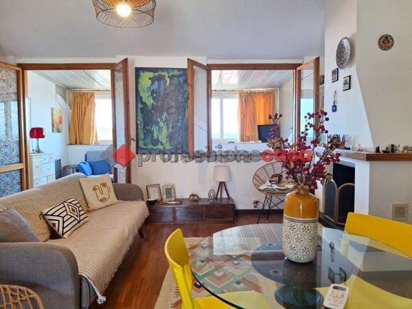 appartamento in vendita ad Aci Castello