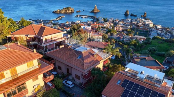 casa indipendente in vendita ad Aci Castello