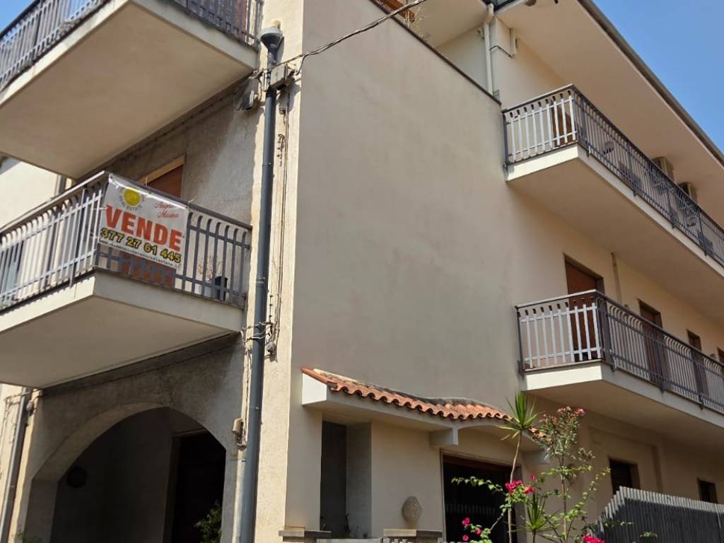 appartamento in vendita ad Aci Castello in zona Cannizzaro