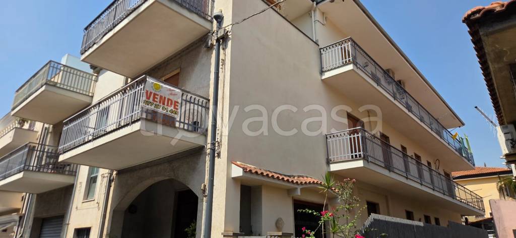appartamento in vendita ad Aci Castello in zona Cannizzaro