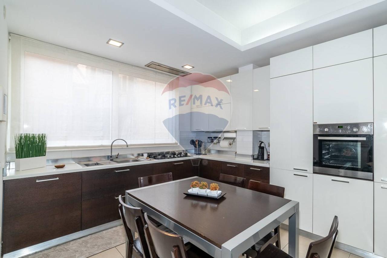 appartamento in vendita ad Aci Castello in zona Aci Trezza