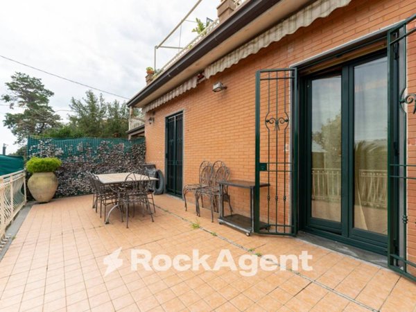 appartamento in vendita ad Aci Castello