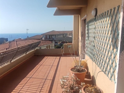 appartamento in vendita ad Aci Castello in zona Ficarazzi
