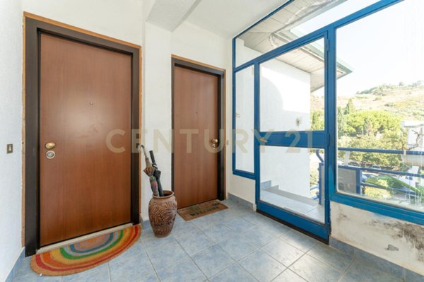appartamento in vendita ad Aci Castello