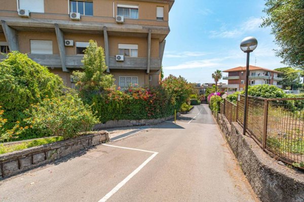 villa in vendita ad Aci Castello