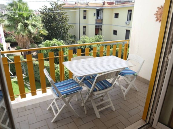 appartamento in vendita ad Aci Castello
