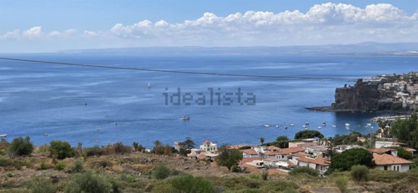 appartamento in vendita ad Aci Castello