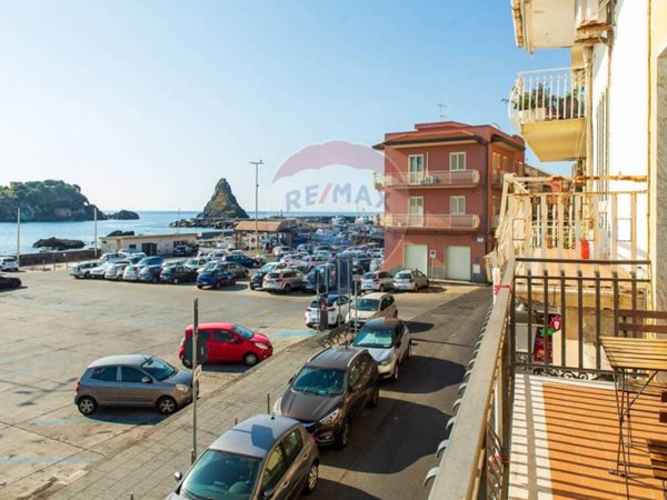casa indipendente in vendita ad Aci Castello