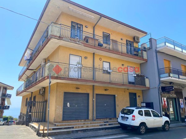 appartamento in vendita ad Aci Castello in zona Ficarazzi