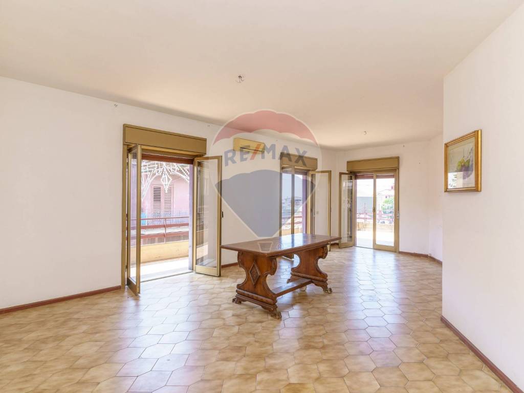 appartamento in vendita ad Aci Castello in zona Ficarazzi