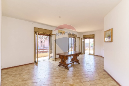 appartamento in vendita ad Aci Castello in zona Ficarazzi