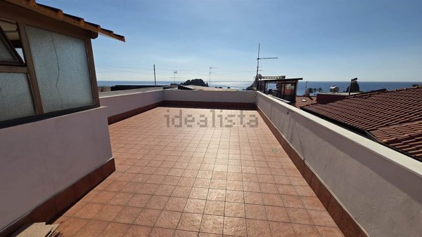 appartamento in vendita ad Aci Castello