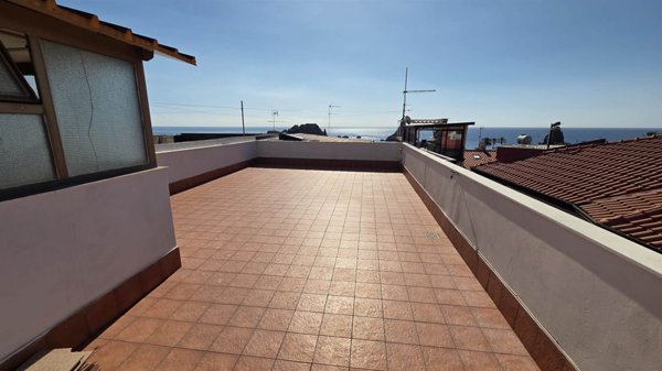 appartamento in vendita ad Aci Castello