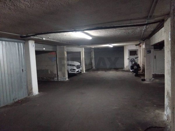 locale commerciale in vendita ad Aci Castello