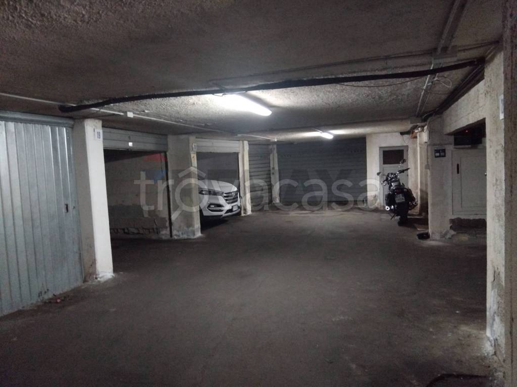 locale commerciale in vendita ad Aci Castello