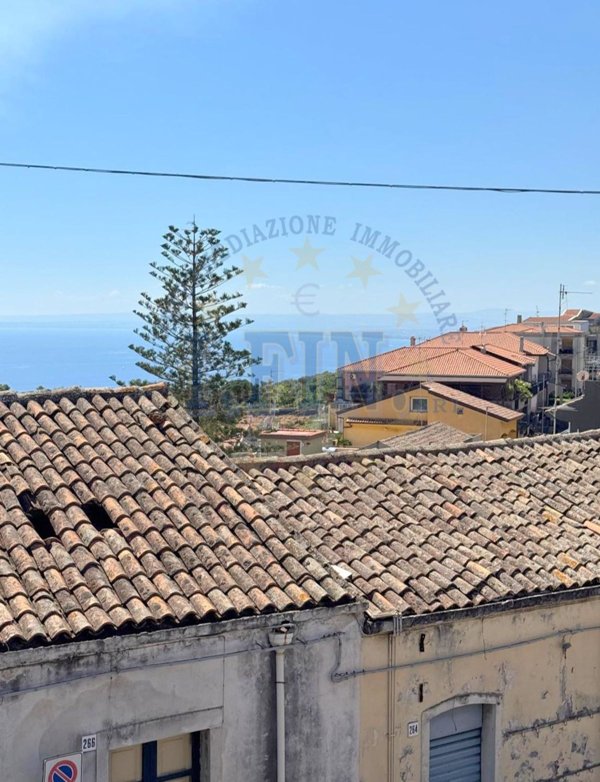 appartamento in vendita ad Aci Castello