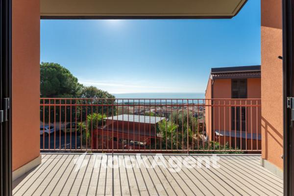 casa indipendente in vendita ad Aci Castello in zona Ficarazzi