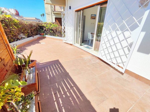 appartamento in vendita ad Aci Castello