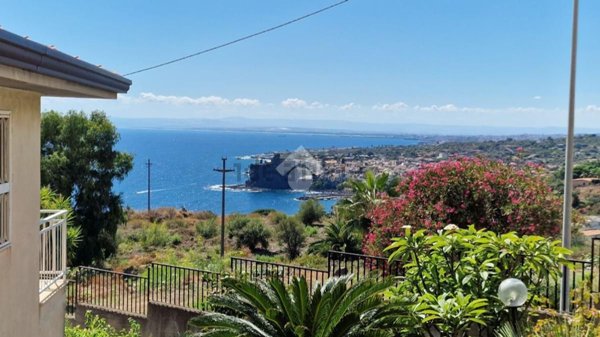 appartamento in vendita ad Aci Castello in zona Aci Trezza