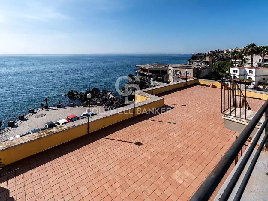 appartamento in vendita ad Aci Castello in zona Aci Trezza