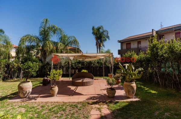 appartamento in vendita ad Aci Castello in zona Ficarazzi