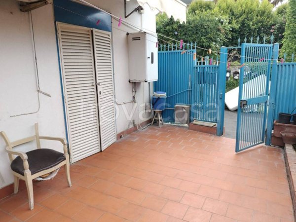 appartamento in vendita ad Aci Castello