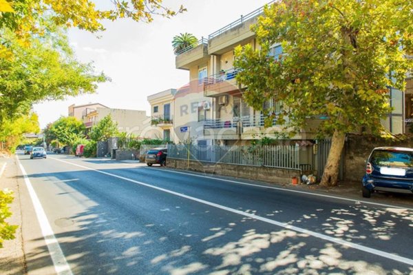 appartamento in vendita ad Aci Castello