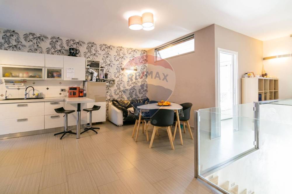 appartamento in vendita ad Aci Castello