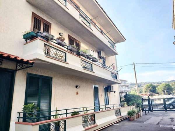 appartamento in vendita ad Aci Castello in zona Cannizzaro