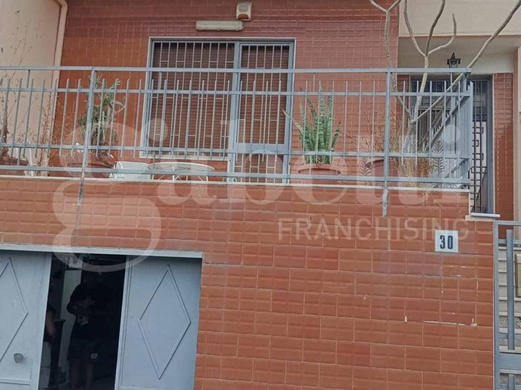 casa indipendente in vendita ad Aci Castello