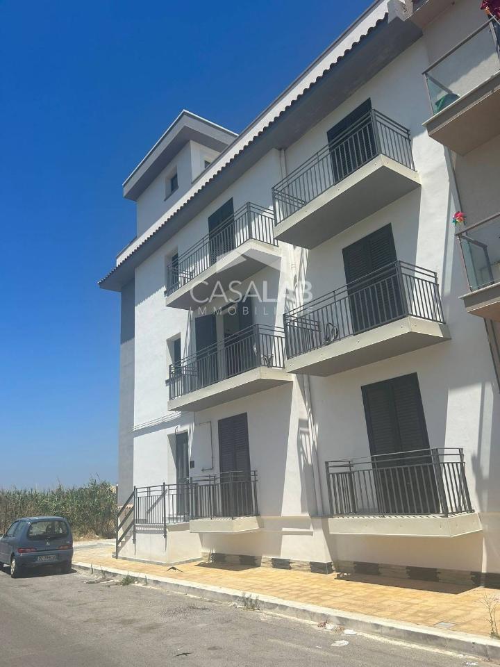 appartamento in vendita ad Aci Castello in zona Ficarazzi