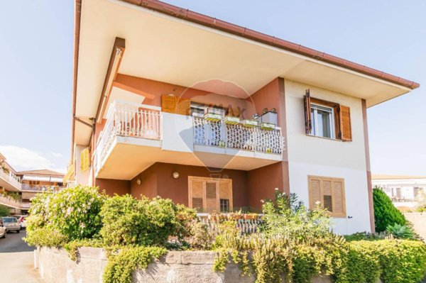 appartamento in vendita ad Aci Castello in zona Cannizzaro