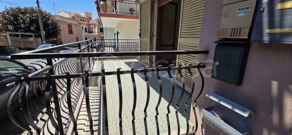 appartamento in vendita ad Aci Castello