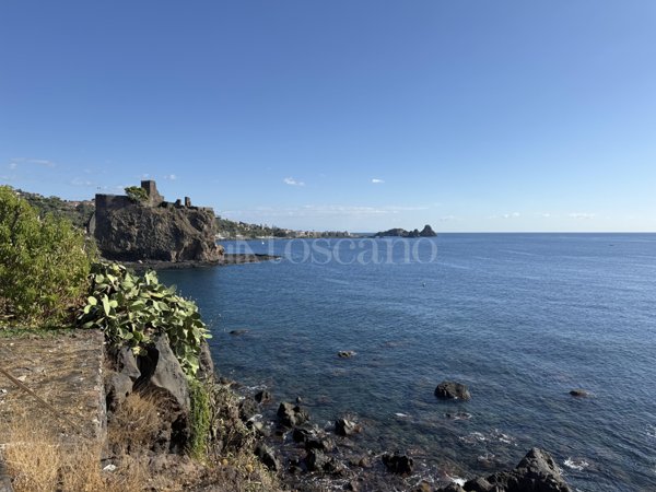 appartamento in vendita ad Aci Castello