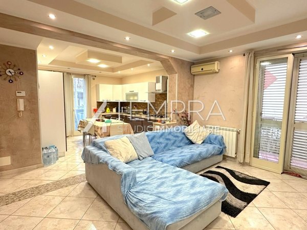 appartamento in vendita ad Aci Castello in zona Ficarazzi