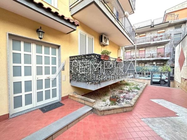 appartamento in vendita ad Aci Castello in zona Ficarazzi