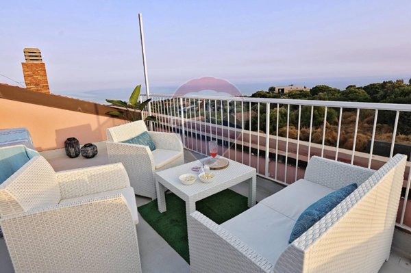 appartamento in vendita ad Aci Castello