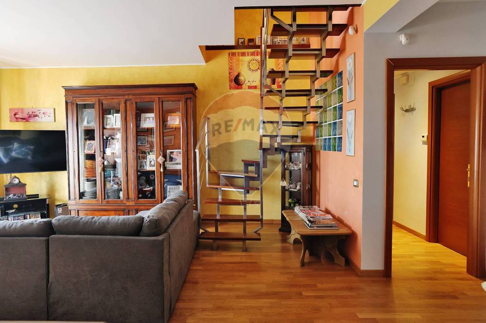 appartamento in vendita ad Aci Castello