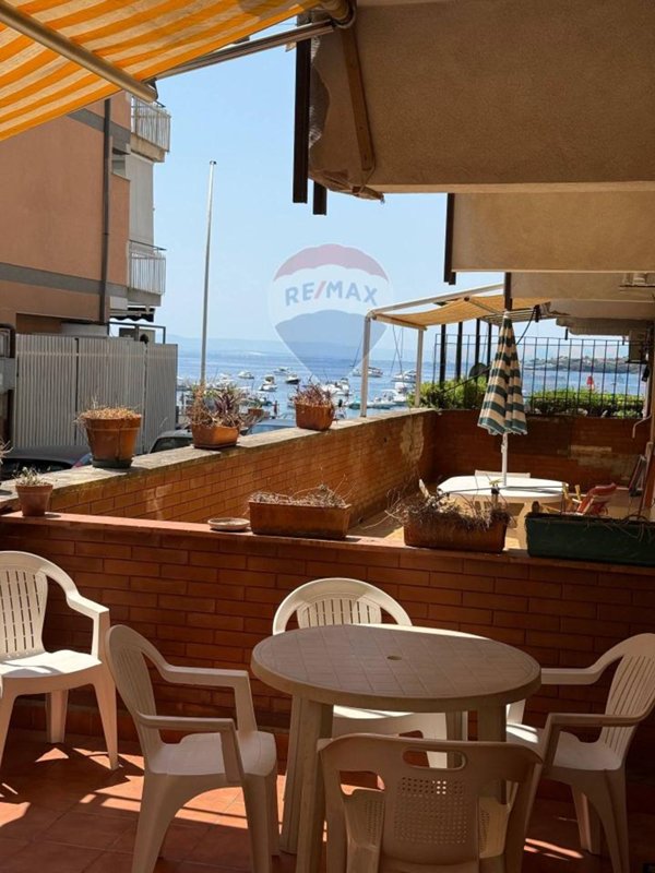 appartamento in vendita ad Aci Castello in zona Aci Trezza