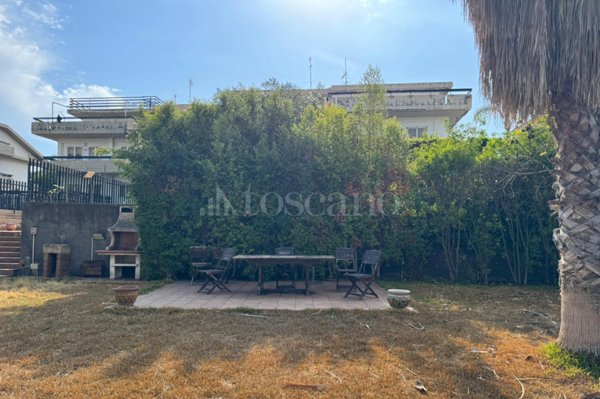 casa indipendente in vendita ad Aci Castello