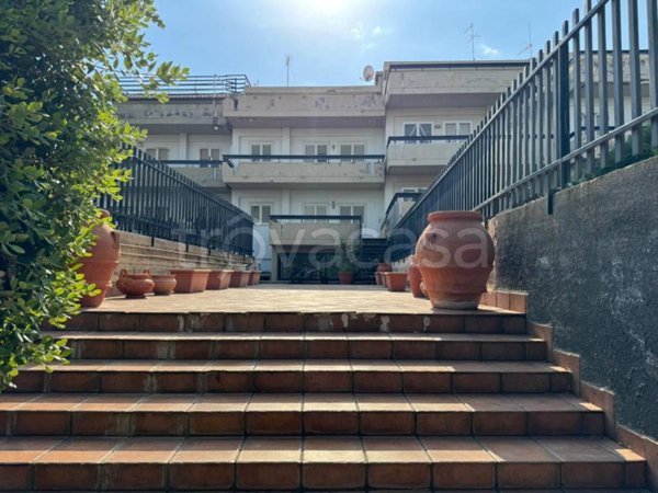 casa indipendente in vendita ad Aci Castello