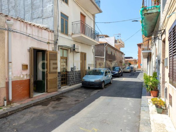 casa indipendente in vendita ad Aci Castello