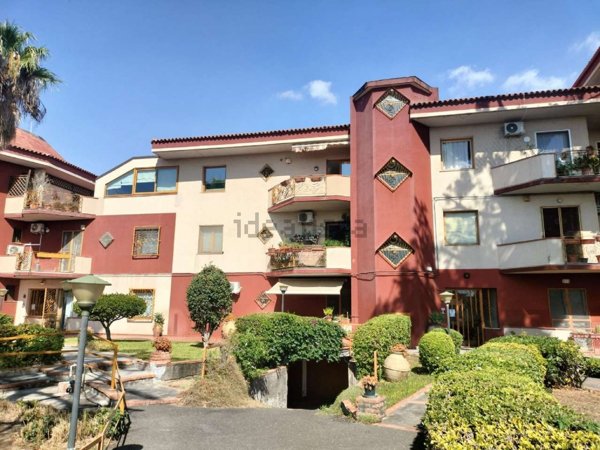 appartamento in vendita ad Aci Castello