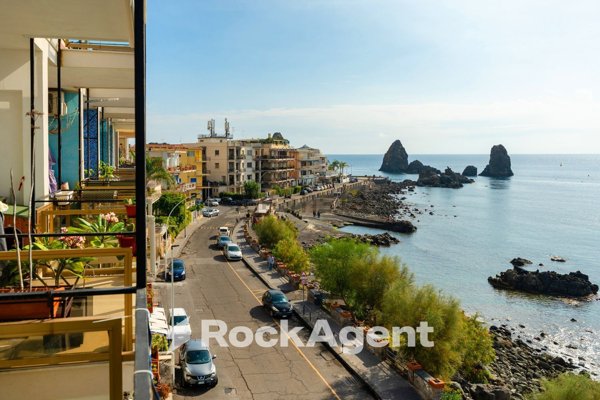 appartamento in vendita ad Aci Castello in zona Aci Trezza