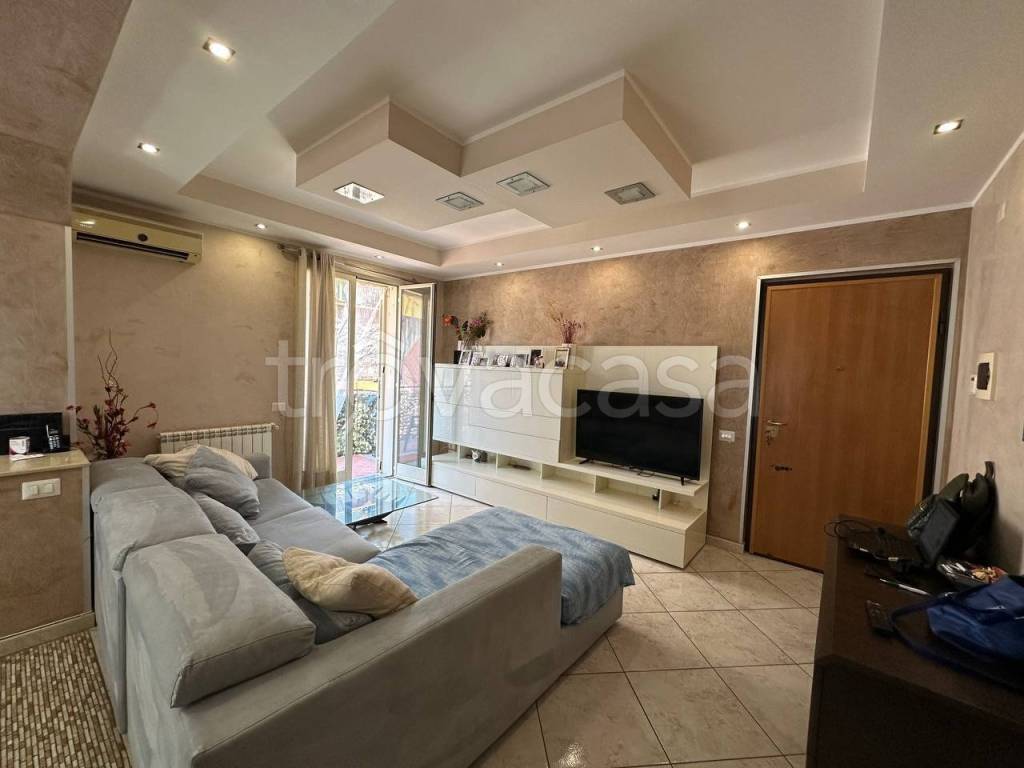 appartamento in vendita ad Aci Castello in zona Ficarazzi