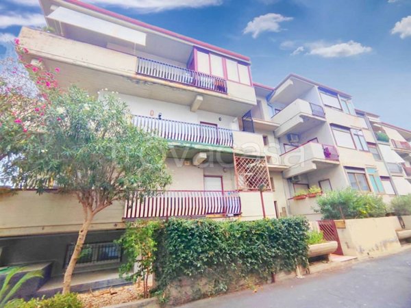 appartamento in vendita ad Aci Castello in zona Cannizzaro