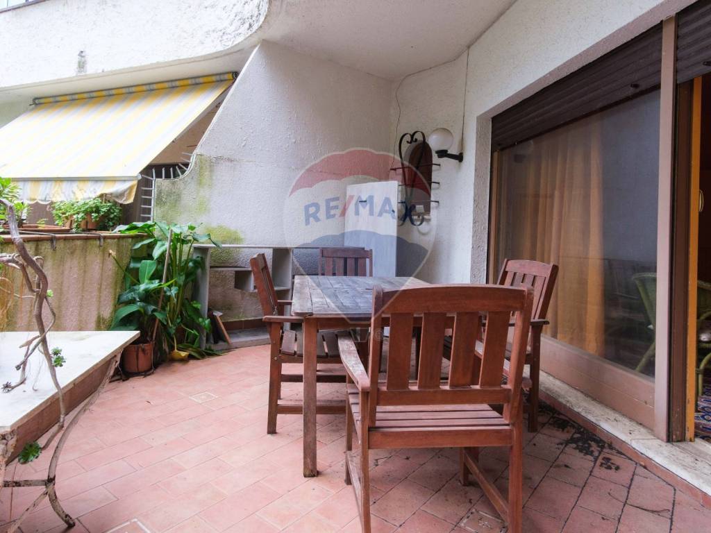 appartamento in vendita ad Aci Castello