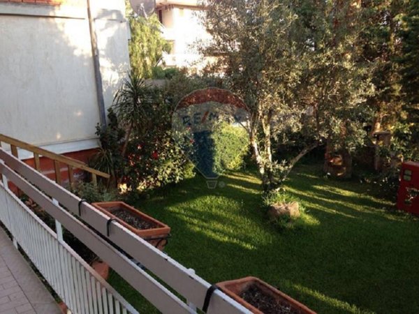 appartamento in vendita ad Aci Castello