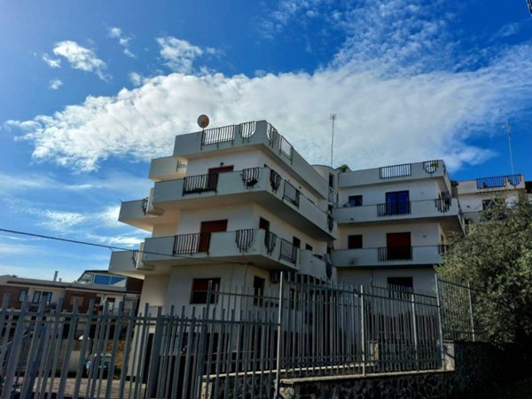 appartamento in vendita ad Aci Castello in zona Aci Trezza