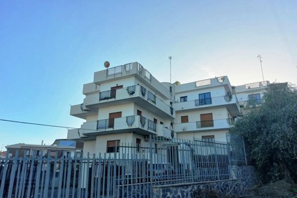 appartamento in vendita ad Aci Castello in zona Aci Trezza